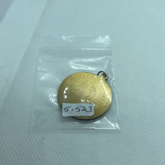 MUSICAL INSTRUMENT PENDANT CHARM PIANO, VIOLIN, SAXOPHONE, NOTES - Picture 8 of 8